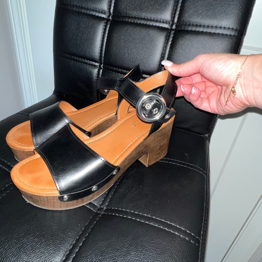 Nine West Chunky Open Toe Platform Sandal Size 8.5
